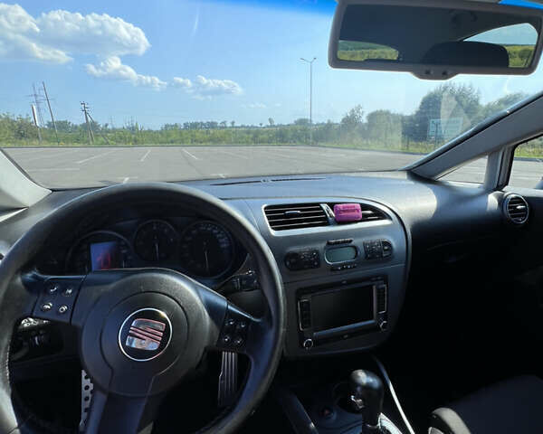 Белый Сеат Леон, объемом двигателя 1.97 л и пробегом 249 тыс. км за 6600 $, фото 12 на Automoto.ua