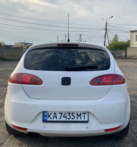 Білий Сеат Leon, об'ємом двигуна 2 л та пробігом 242 тис. км за 5900 $, фото 5 на Automoto.ua
