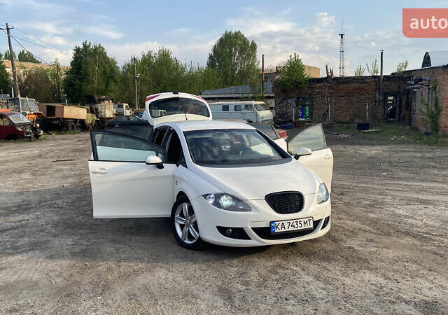 Білий Сеат Leon, об'ємом двигуна 2 л та пробігом 242 тис. км за 5900 $, фото 11 на Automoto.ua
