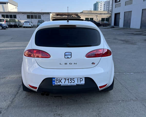 Белый Сеат Леон, объемом двигателя 2 л и пробегом 170 тыс. км за 6500 $, фото 9 на Automoto.ua