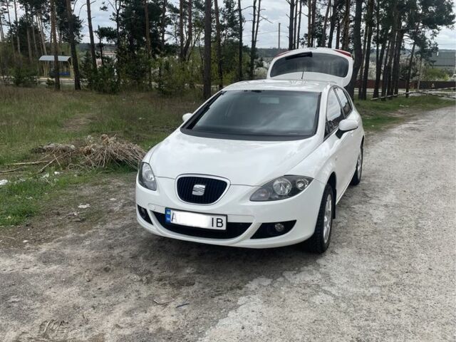 Білий Сеат Leon, об'ємом двигуна 0.16 л та пробігом 267 тис. км за 5700 $, фото 4 на Automoto.ua