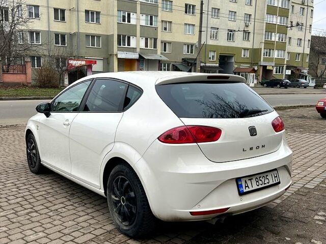 Белый Сеат Леон, объемом двигателя 1.4 л и пробегом 198 тыс. км за 6400 $, фото 2 на Automoto.ua