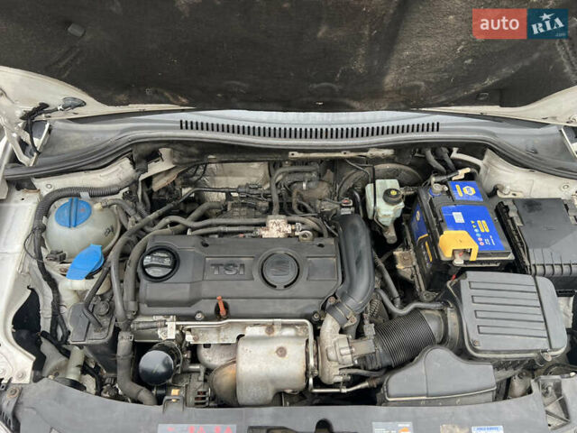 Білий Сеат Leon, об'ємом двигуна 1.4 л та пробігом 195 тис. км за 6000 $, фото 10 на Automoto.ua