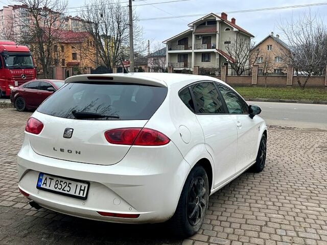 Білий Сеат Leon, об'ємом двигуна 1.4 л та пробігом 198 тис. км за 6400 $, фото 3 на Automoto.ua