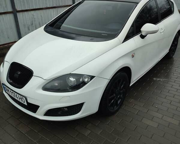 Белый Сеат Леон, объемом двигателя 1.39 л и пробегом 246 тыс. км за 5500 $, фото 1 на Automoto.ua