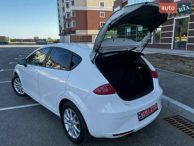 Белый Сеат Леон, объемом двигателя 1.8 л и пробегом 201 тыс. км за 8550 $, фото 87 на Automoto.ua