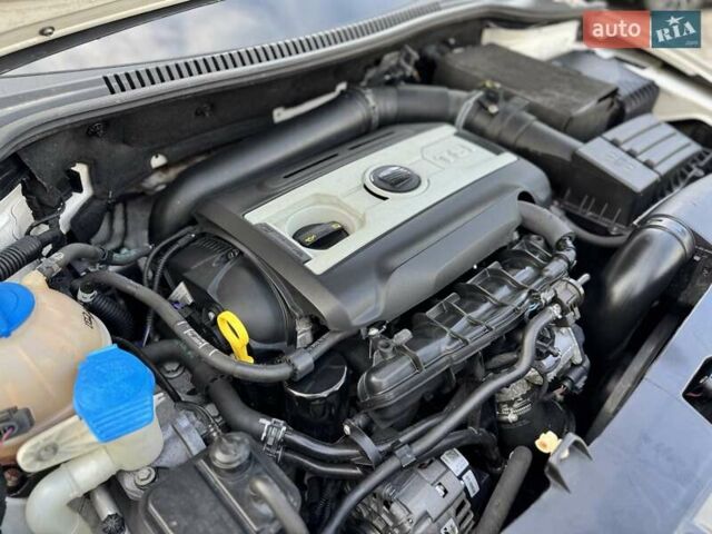 Білий Сеат Leon, об'ємом двигуна 1.8 л та пробігом 196 тис. км за 7999 $, фото 53 на Automoto.ua