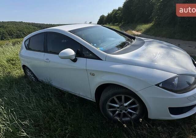 Білий Сеат Leon, об'ємом двигуна 1.6 л та пробігом 198 тис. км за 7200 $, фото 12 на Automoto.ua