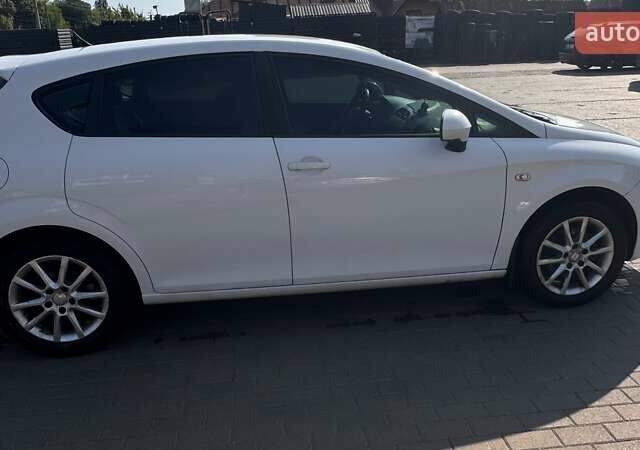 Білий Сеат Leon, об'ємом двигуна 1.6 л та пробігом 198 тис. км за 7200 $, фото 4 на Automoto.ua