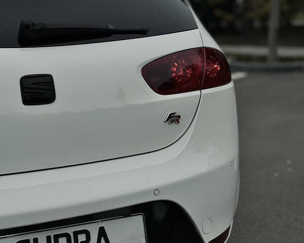 Білий Сеат Leon, об'ємом двигуна 2 л та пробігом 263 тис. км за 8699 $, фото 8 на Automoto.ua