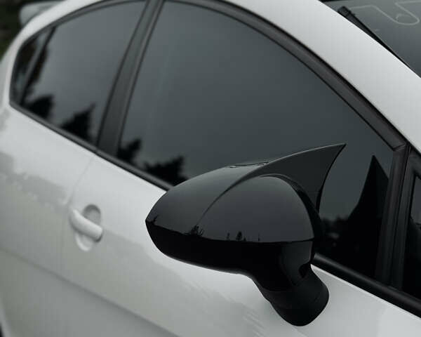 Білий Сеат Leon, об'ємом двигуна 2 л та пробігом 263 тис. км за 8699 $, фото 12 на Automoto.ua