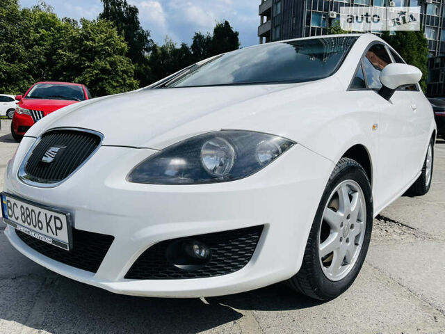 Білий Сеат Leon, об'ємом двигуна 1.2 л та пробігом 193 тис. км за 5900 $, фото 2 на Automoto.ua