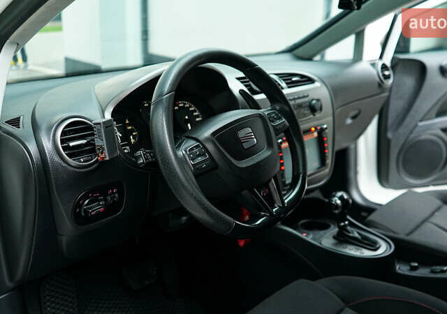 Білий Сеат Leon, об'ємом двигуна 2 л та пробігом 257 тис. км за 9900 $, фото 21 на Automoto.ua