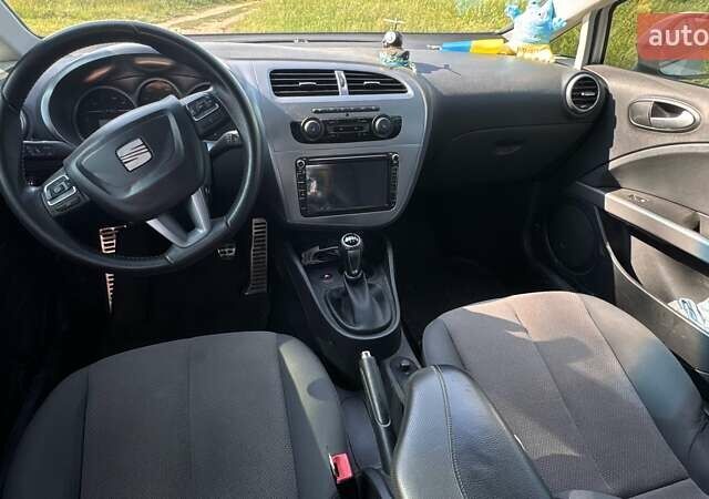 Білий Сеат Leon, об'ємом двигуна 1.6 л та пробігом 198 тис. км за 7200 $, фото 2 на Automoto.ua