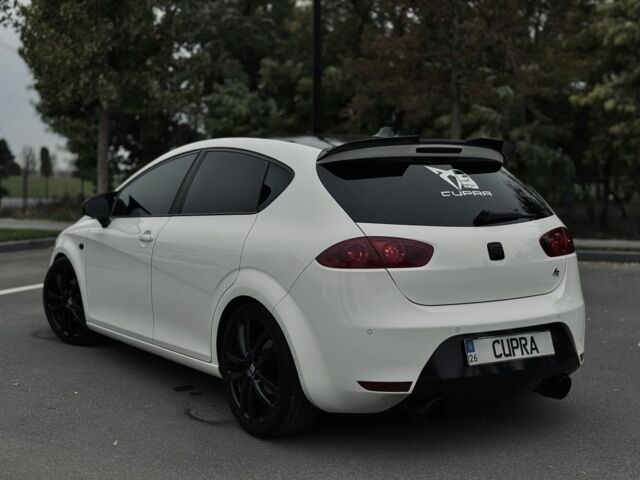 Білий Сеат Leon, об'ємом двигуна 2 л та пробігом 263 тис. км за 8699 $, фото 7 на Automoto.ua