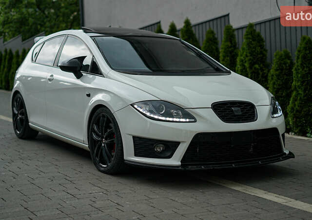 Білий Сеат Leon, об'ємом двигуна 2 л та пробігом 257 тис. км за 9900 $, фото 6 на Automoto.ua
