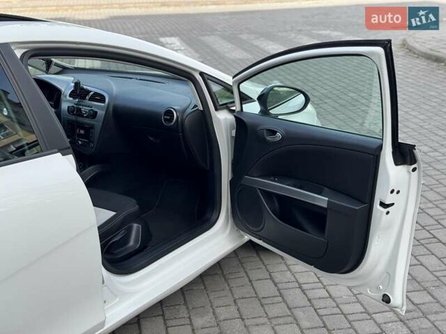 Білий Сеат Leon, об'ємом двигуна 1.8 л та пробігом 196 тис. км за 7999 $, фото 20 на Automoto.ua