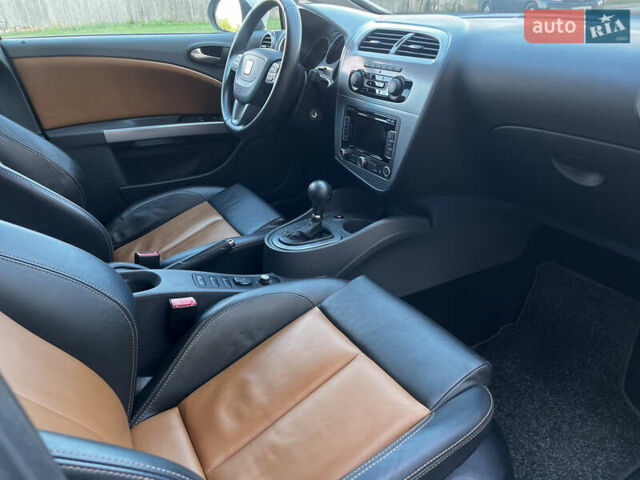 Белый Сеат Леон, объемом двигателя 1.8 л и пробегом 201 тыс. км за 8550 $, фото 82 на Automoto.ua