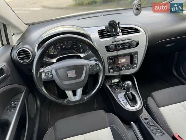 Білий Сеат Leon, об'ємом двигуна 1.8 л та пробігом 196 тис. км за 7999 $, фото 31 на Automoto.ua