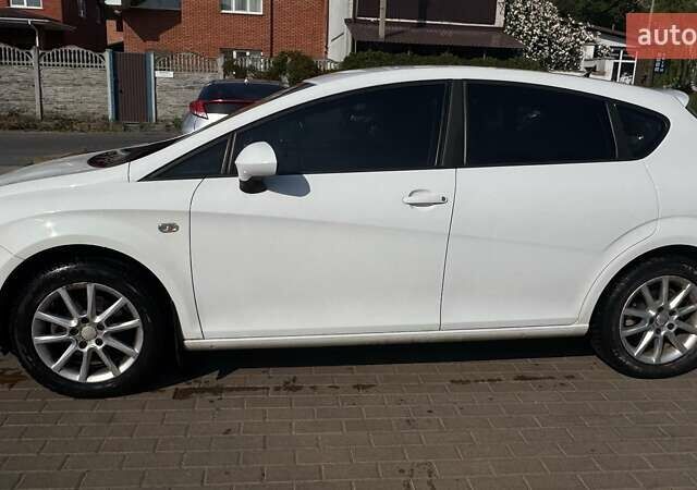 Білий Сеат Leon, об'ємом двигуна 1.6 л та пробігом 198 тис. км за 7200 $, фото 5 на Automoto.ua