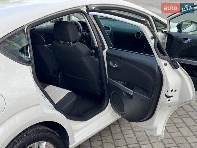 Білий Сеат Leon, об'ємом двигуна 1.8 л та пробігом 196 тис. км за 7999 $, фото 21 на Automoto.ua