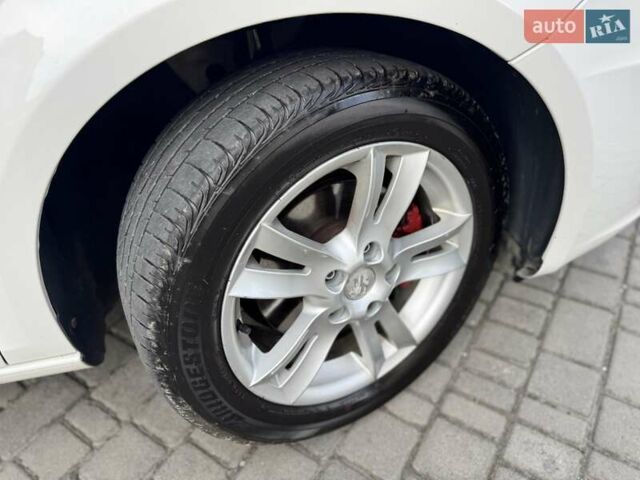 Білий Сеат Leon, об'ємом двигуна 1.8 л та пробігом 196 тис. км за 7999 $, фото 55 на Automoto.ua