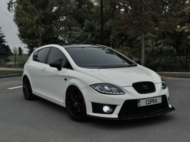 Білий Сеат Leon, об'ємом двигуна 2 л та пробігом 263 тис. км за 8699 $, фото 1 на Automoto.ua