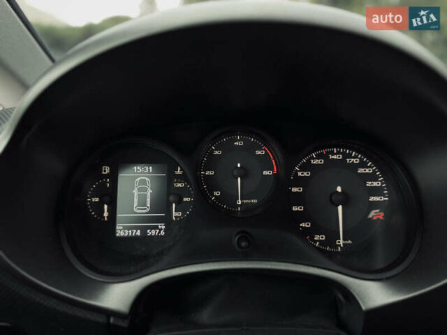 Білий Сеат Leon, об'ємом двигуна 2 л та пробігом 263 тис. км за 8699 $, фото 31 на Automoto.ua