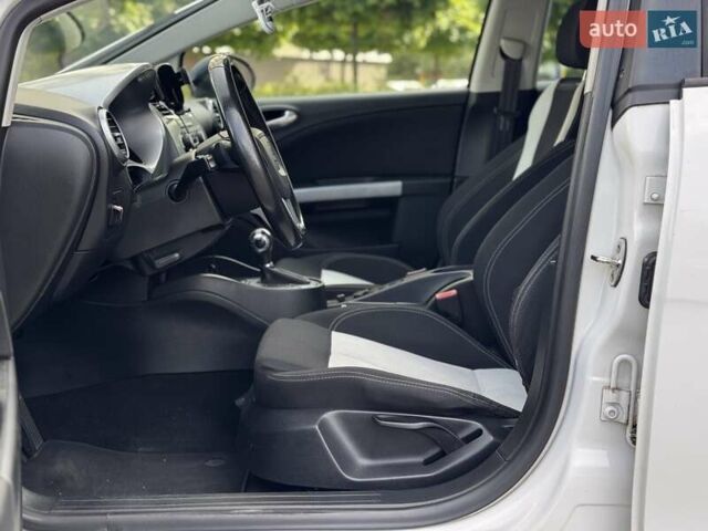 Білий Сеат Leon, об'ємом двигуна 1.8 л та пробігом 196 тис. км за 7999 $, фото 22 на Automoto.ua