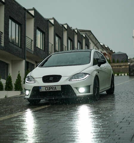 Білий Сеат Leon, об'ємом двигуна 2 л та пробігом 257 тис. км за 9900 $, фото 5 на Automoto.ua