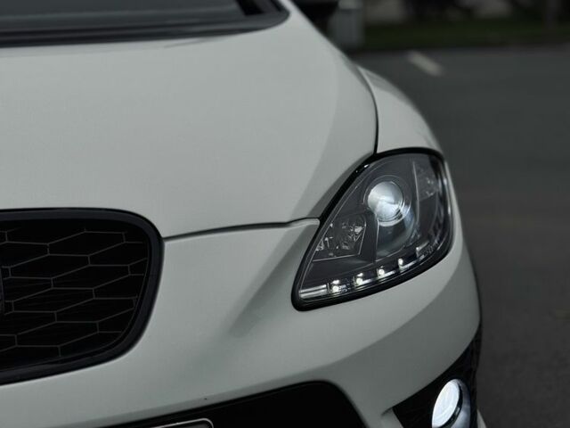 Білий Сеат Leon, об'ємом двигуна 2 л та пробігом 263 тис. км за 8699 $, фото 10 на Automoto.ua