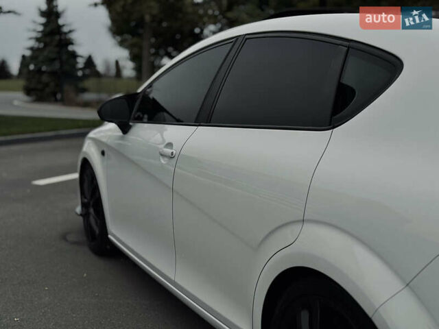 Білий Сеат Leon, об'ємом двигуна 2 л та пробігом 263 тис. км за 8699 $, фото 15 на Automoto.ua
