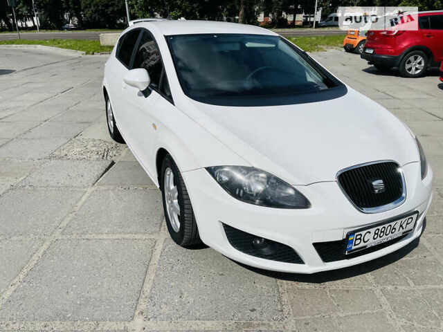 Білий Сеат Leon, об'ємом двигуна 1.2 л та пробігом 193 тис. км за 5900 $, фото 48 на Automoto.ua