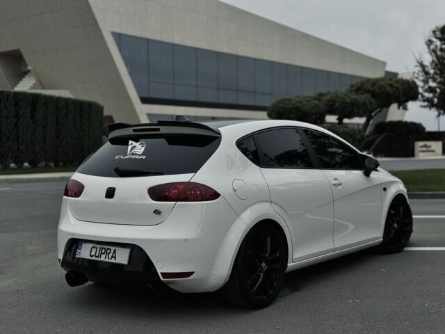 Білий Сеат Leon, об'ємом двигуна 2 л та пробігом 263 тис. км за 8699 $, фото 4 на Automoto.ua