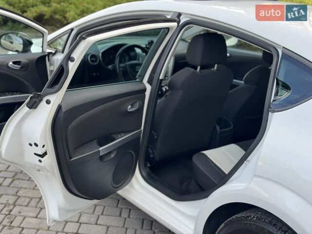 Білий Сеат Leon, об'ємом двигуна 1.8 л та пробігом 196 тис. км за 7999 $, фото 19 на Automoto.ua