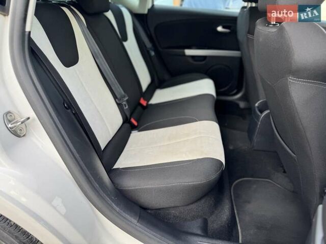 Білий Сеат Leon, об'ємом двигуна 1.8 л та пробігом 196 тис. км за 7999 $, фото 37 на Automoto.ua