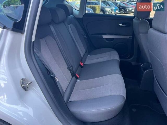 Белый Сеат Леон, объемом двигателя 1.39 л и пробегом 153 тыс. км за 5190 $, фото 10 на Automoto.ua