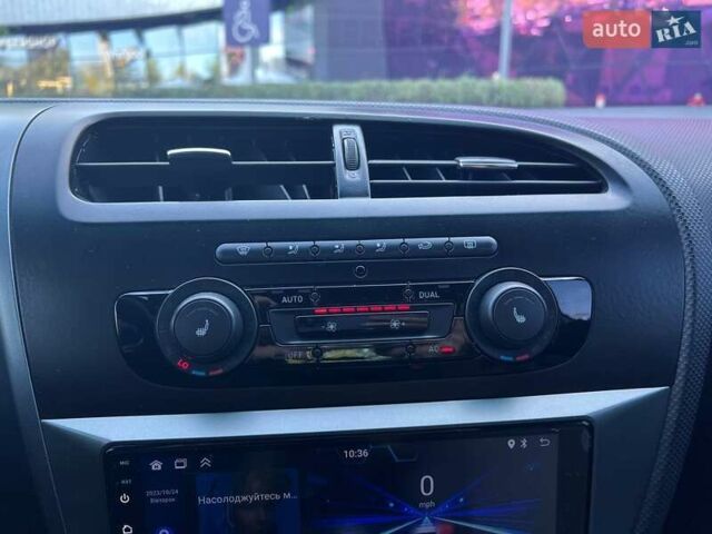 Белый Сеат Леон, объемом двигателя 1.39 л и пробегом 153 тыс. км за 5190 $, фото 19 на Automoto.ua