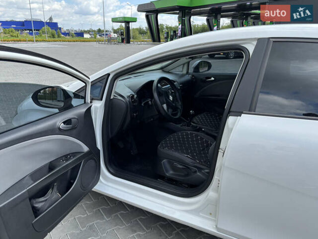 Белый Сеат Леон, объемом двигателя 1.39 л и пробегом 250 тыс. км за 5400 $, фото 6 на Automoto.ua