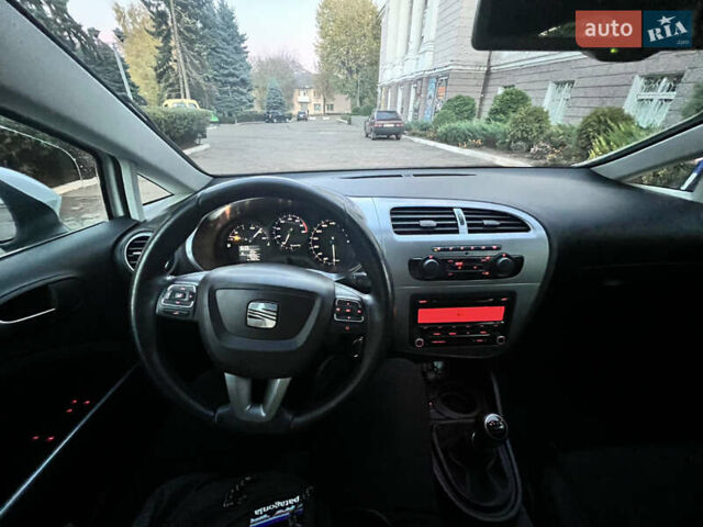 Белый Сеат Леон, объемом двигателя 1.8 л и пробегом 176 тыс. км за 6299 $, фото 8 на Automoto.ua