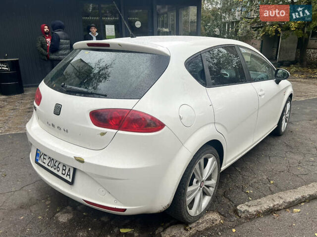 Белый Сеат Леон, объемом двигателя 1.8 л и пробегом 176 тыс. км за 6299 $, фото 2 на Automoto.ua