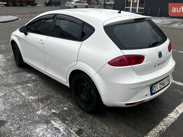 Білий Сеат Leon, об'ємом двигуна 1.39 л та пробігом 288 тис. км за 5400 $, фото 2 на Automoto.ua