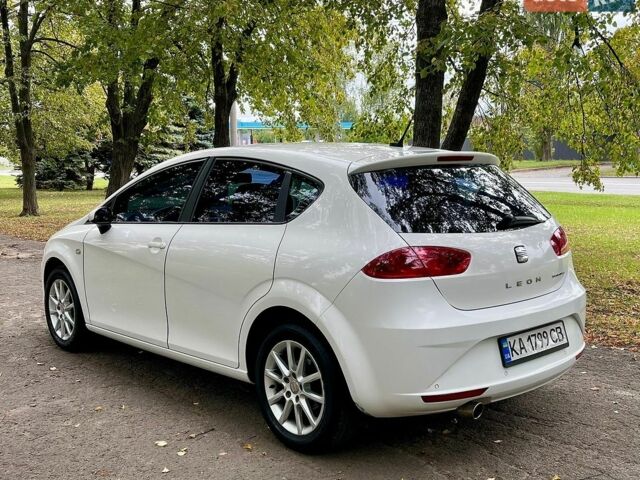 Білий Сеат Leon, об'ємом двигуна 1.6 л та пробігом 282 тис. км за 6000 $, фото 6 на Automoto.ua