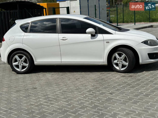 Белый Сеат Леон, объемом двигателя 1.39 л и пробегом 250 тыс. км за 5400 $, фото 17 на Automoto.ua