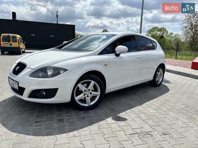 Белый Сеат Леон, объемом двигателя 1.39 л и пробегом 250 тыс. км за 5400 $, фото 13 на Automoto.ua