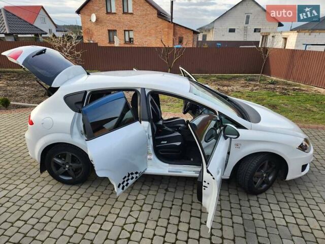 Белый Сеат Леон, объемом двигателя 1.39 л и пробегом 209 тыс. км за 4699 $, фото 17 на Automoto.ua