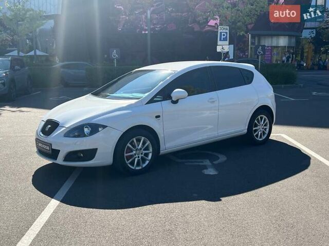 Белый Сеат Леон, объемом двигателя 1.39 л и пробегом 153 тыс. км за 5190 $, фото 3 на Automoto.ua