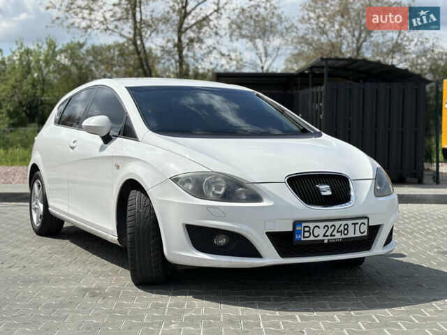 Белый Сеат Леон, объемом двигателя 1.39 л и пробегом 250 тыс. км за 5400 $, фото 19 на Automoto.ua