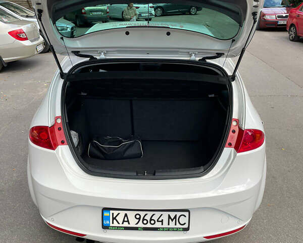 Белый Сеат Леон, объемом двигателя 1.8 л и пробегом 112 тыс. км за 7800 $, фото 14 на Automoto.ua