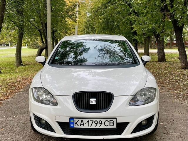 Білий Сеат Leon, об'ємом двигуна 1.6 л та пробігом 282 тис. км за 6000 $, фото 1 на Automoto.ua